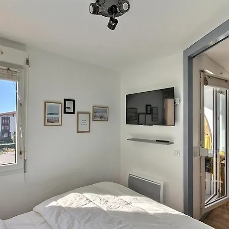 Apartment Renove Proche De La